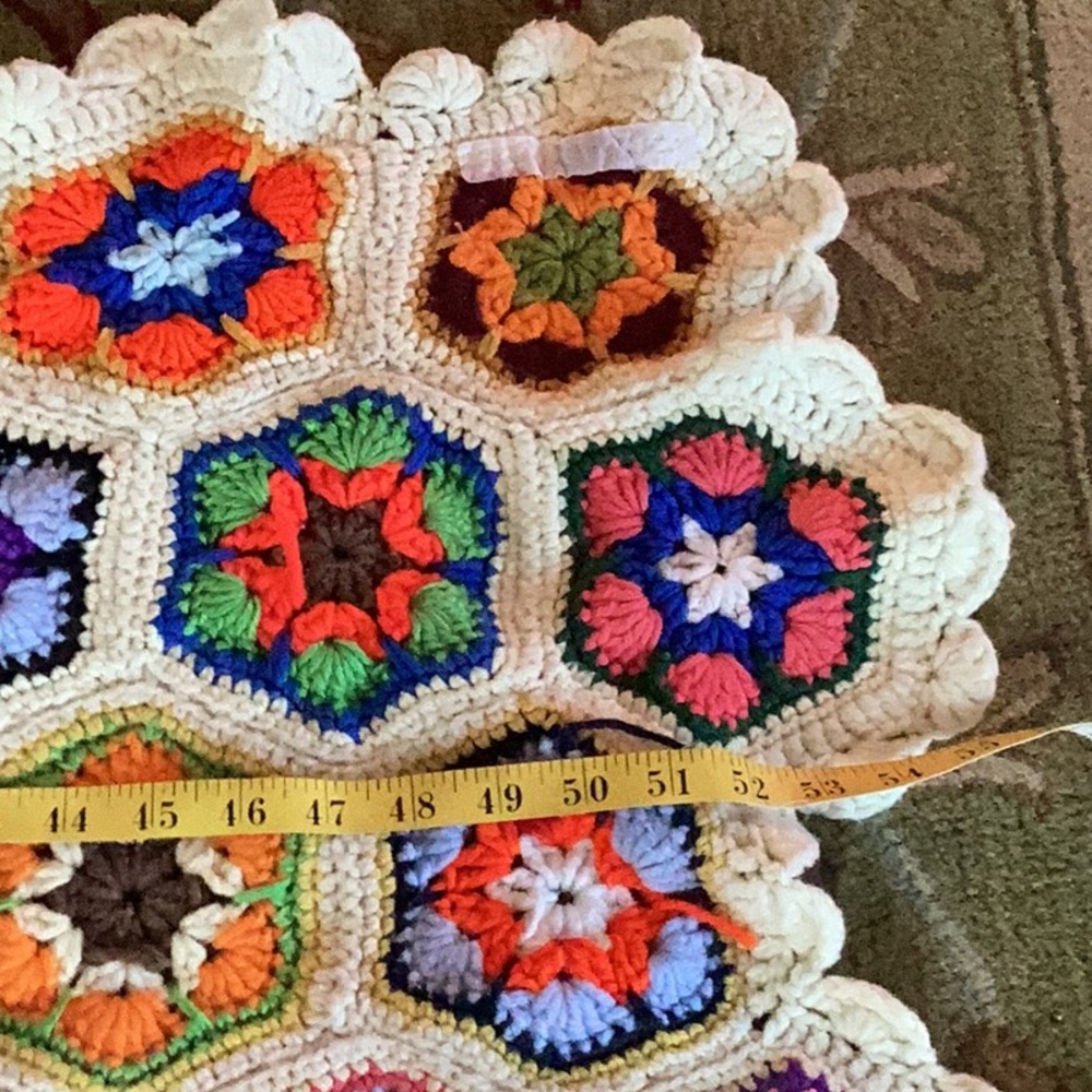 π³οΈβπ COLORFUL LAP THROW VTG CROCHETED AFGHAN 56β X 31β - Picture 3 of 16